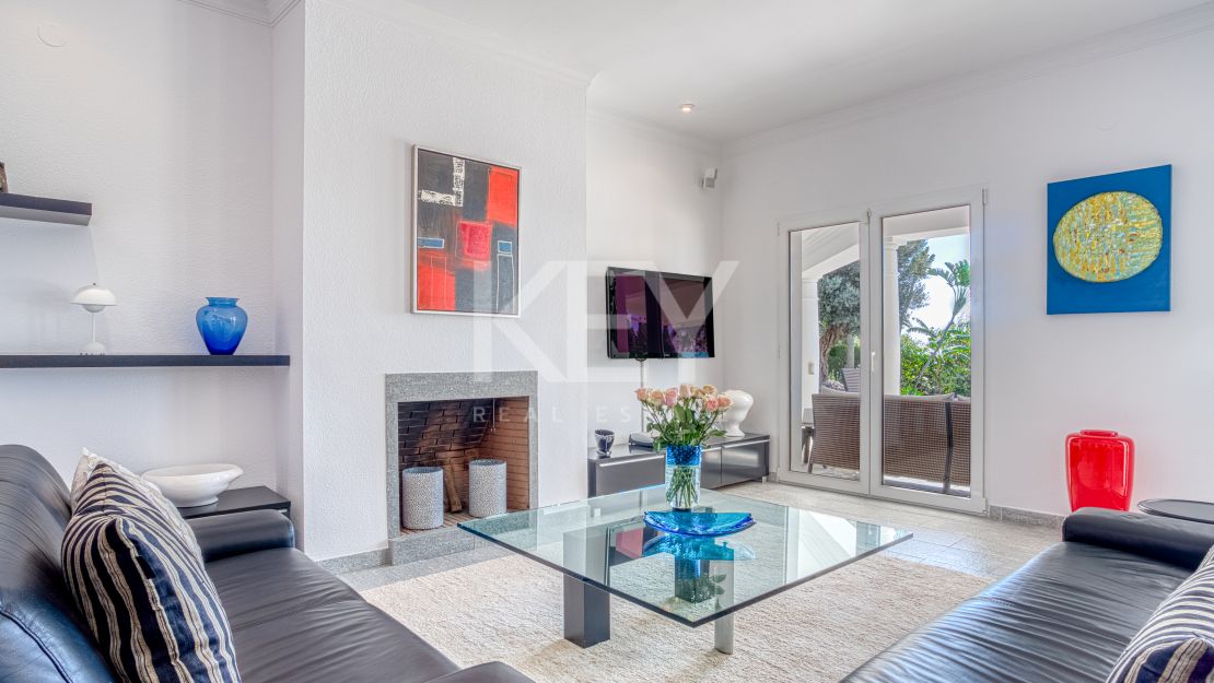 Элегантная вилла с южной ориентацией в Hacienda Las Chapas, Марбелья