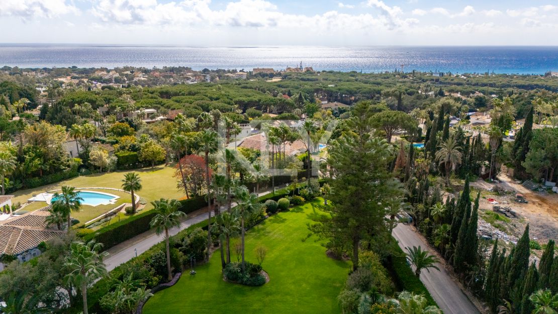 Элегантная вилла с южной ориентацией в Hacienda Las Chapas, Марбелья