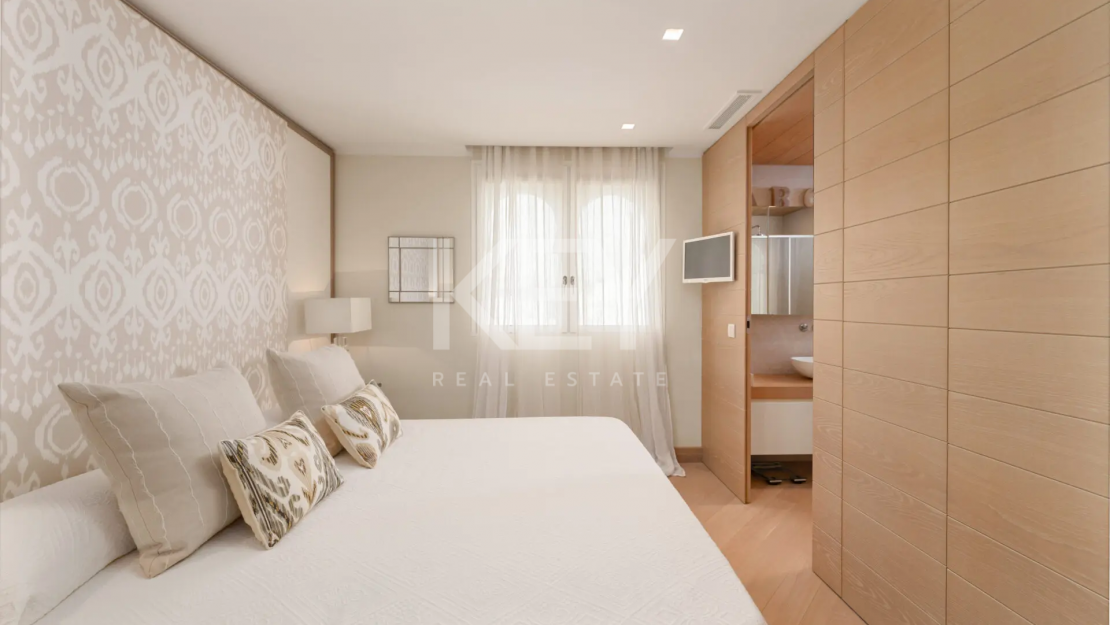 Exquisite beachfront Penthouse in Oasis Club, Marbella’s Golden Mile