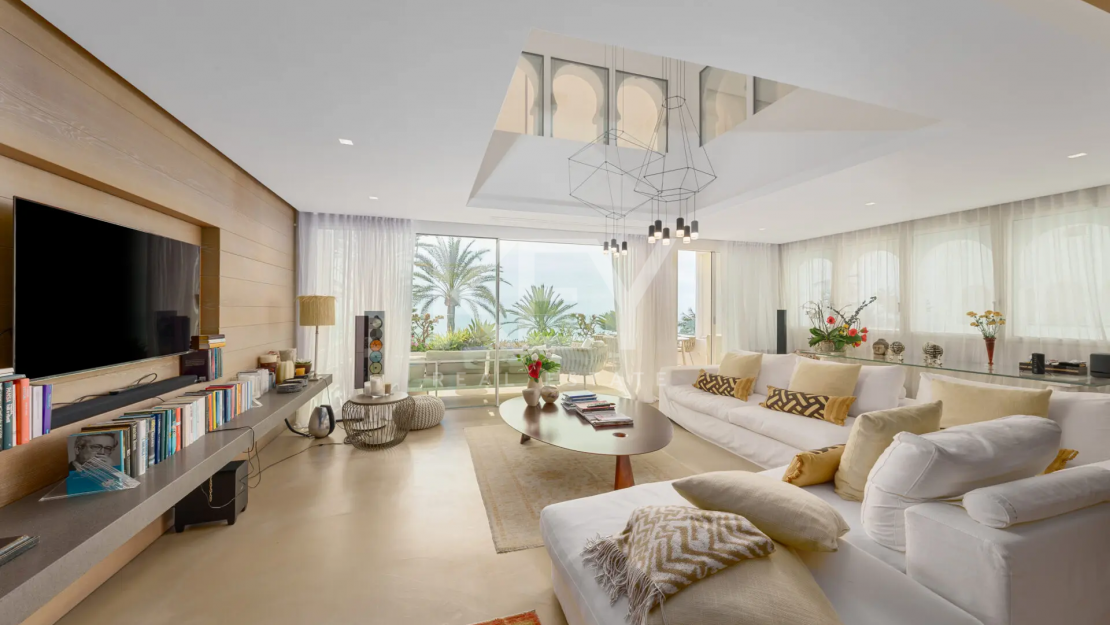 Exquisite beachfront Penthouse in Oasis Club, Marbella’s Golden Mile