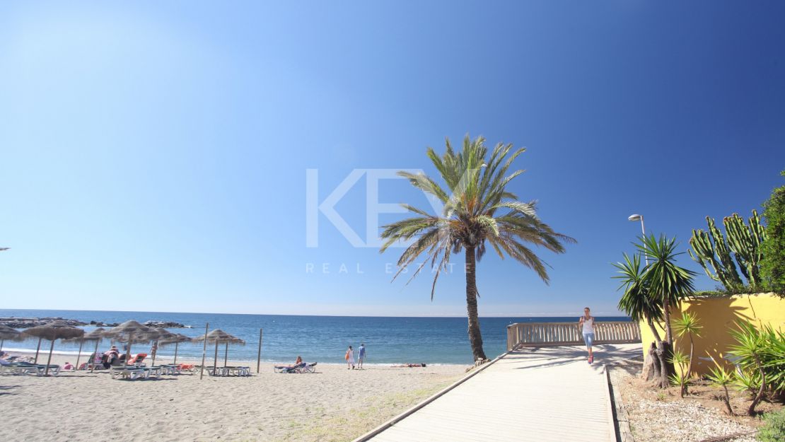 Exquisite beachfront Penthouse in Oasis Club, Marbella’s Golden Mile