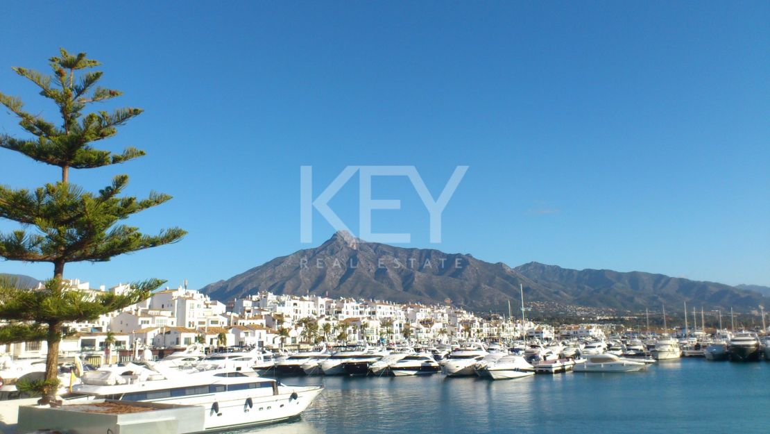 Exquisite beachfront Penthouse in Oasis Club, Marbella’s Golden Mile