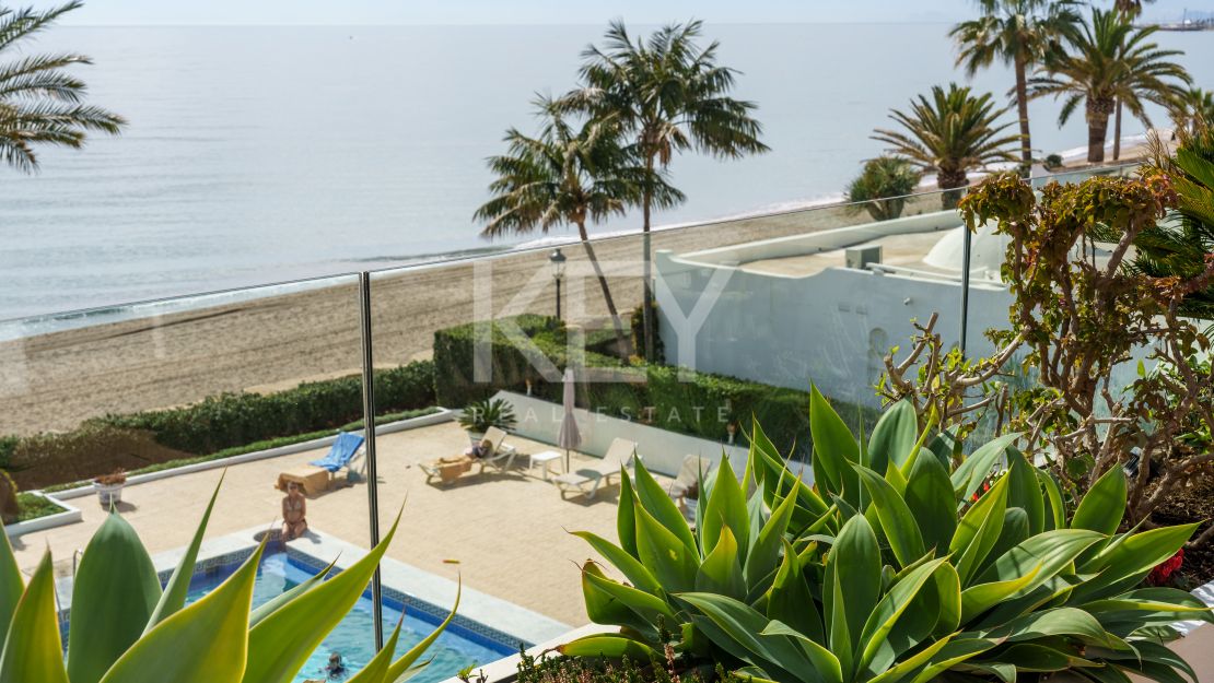 Exquisite beachfront Penthouse in Oasis Club, Marbella’s Golden Mile