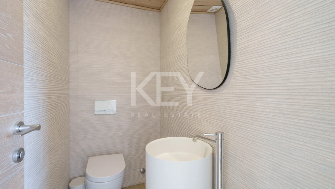 Exquisite beachfront Penthouse in Oasis Club, Marbella’s Golden Mile