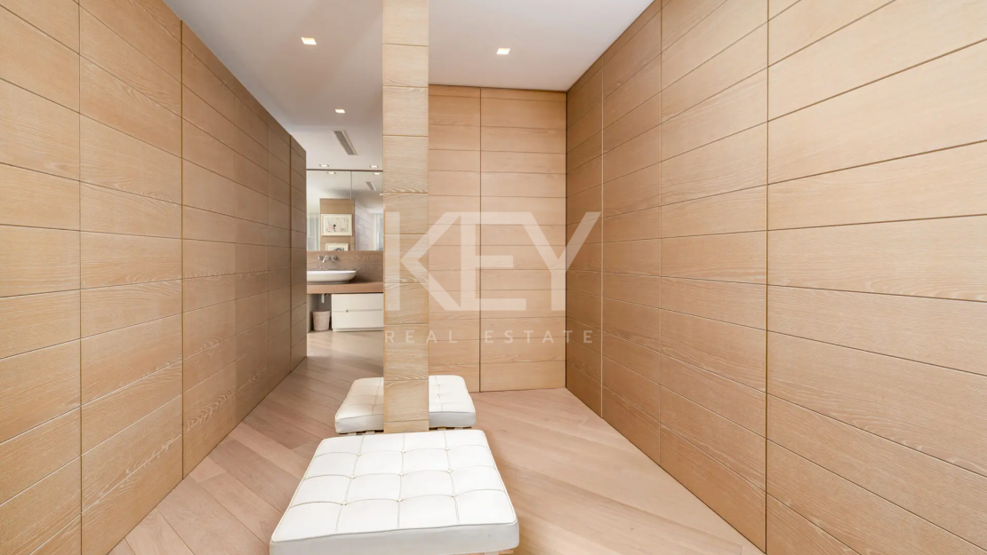 Exquisite beachfront Penthouse in Oasis Club, Marbella’s Golden Mile