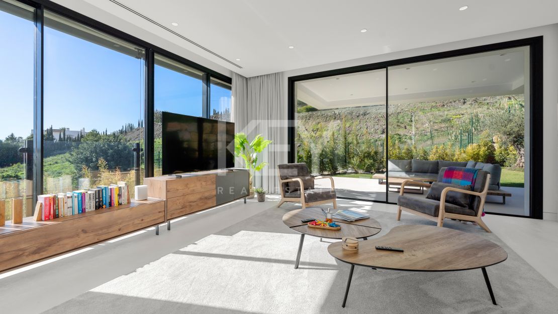 Elegante villa contemporánea: un oasis privado de lujo en Mirador del Paraíso, Benahavís