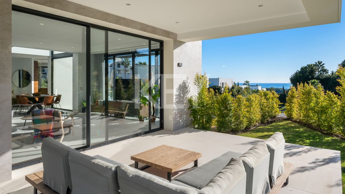 Elegante villa contemporánea: un oasis privado de lujo en Mirador del Paraíso, Benahavís
