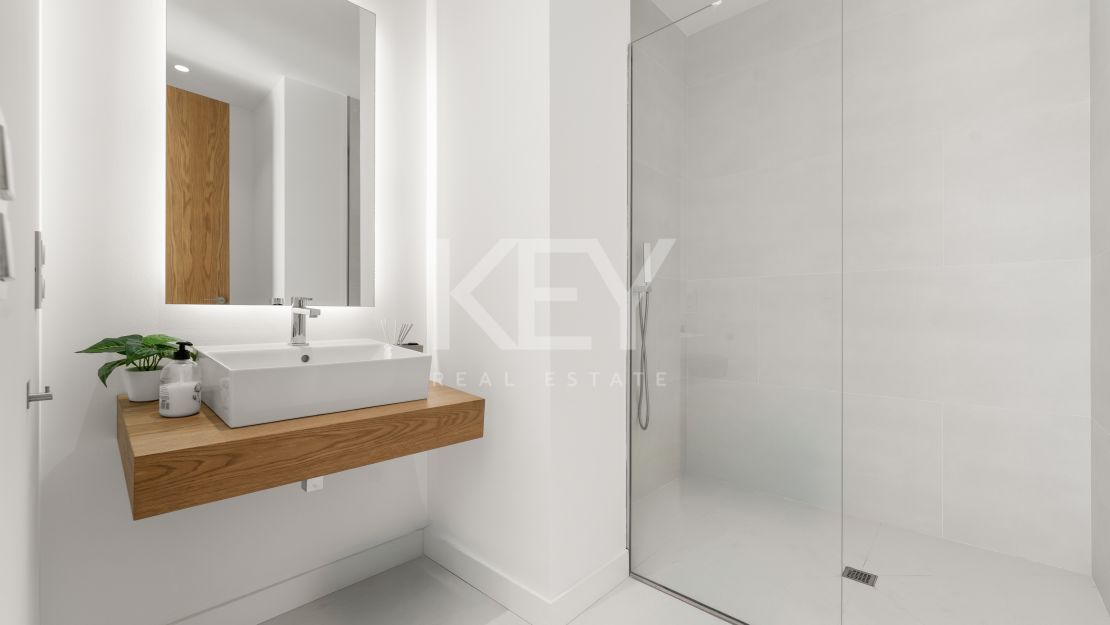 Elegante villa contemporánea: un oasis privado de lujo en Mirador del Paraíso, Benahavís