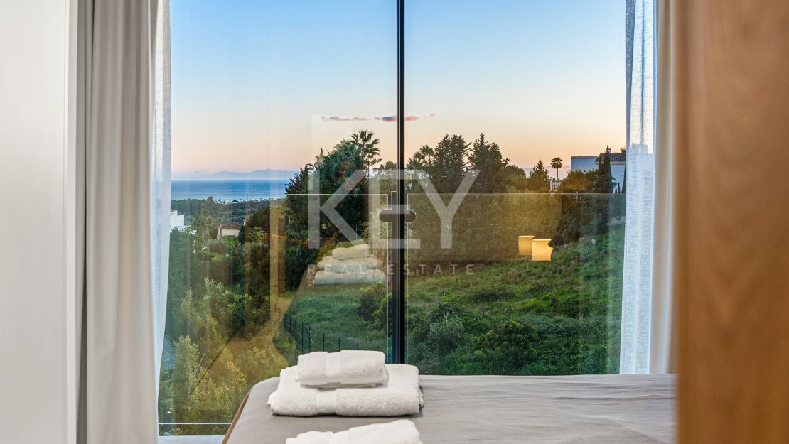 Elegante villa contemporánea: un oasis privado de lujo en Mirador del Paraíso, Benahavís