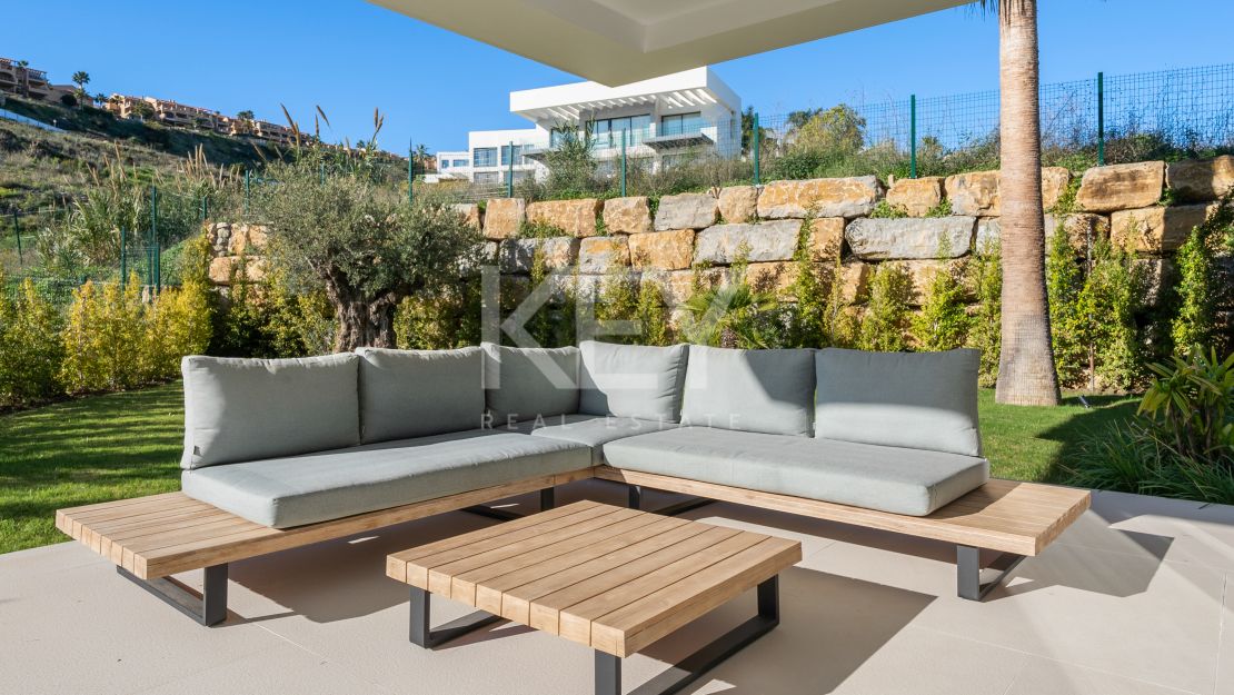 Elegante villa contemporánea: un oasis privado de lujo en Mirador del Paraíso, Benahavís