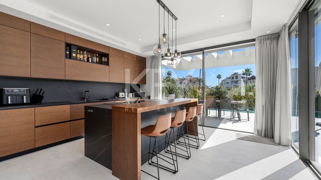 Elegante villa contemporánea: un oasis privado de lujo en Mirador del Paraíso, Benahavís