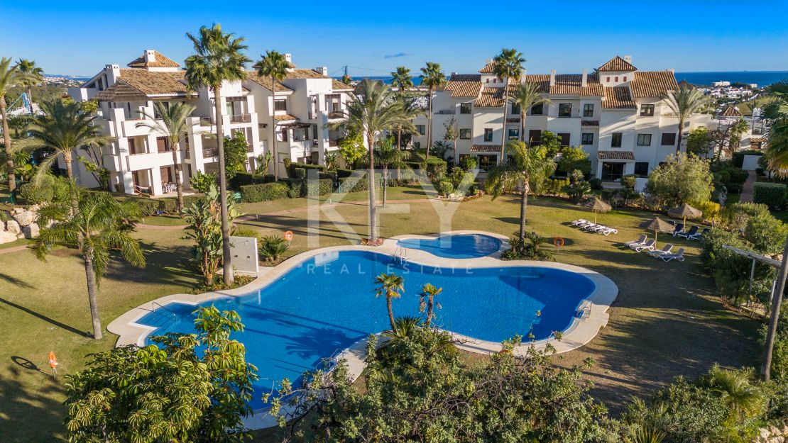 Elegante villa contemporánea: un oasis privado de lujo en Mirador del Paraíso, Benahavís