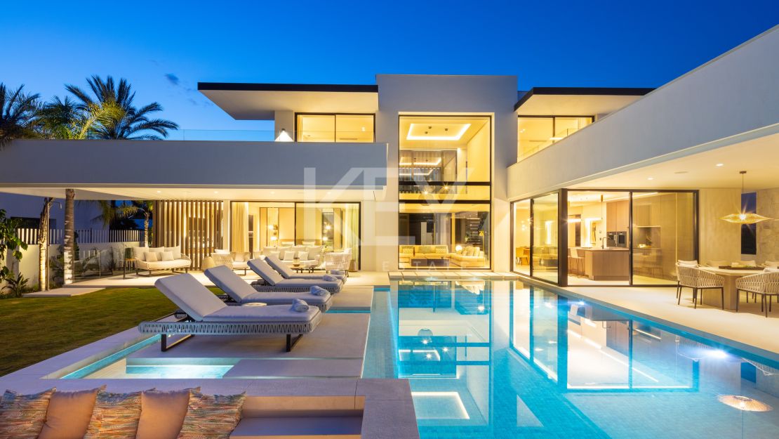 Contemporary Villa – a private retreat with luxury amenities in Las Brisas, Nueva Andalucía