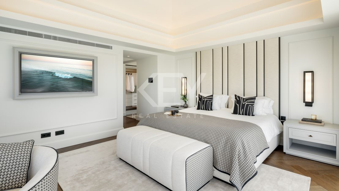 Villa moderna con vistas al mar en Nueva Andalucía