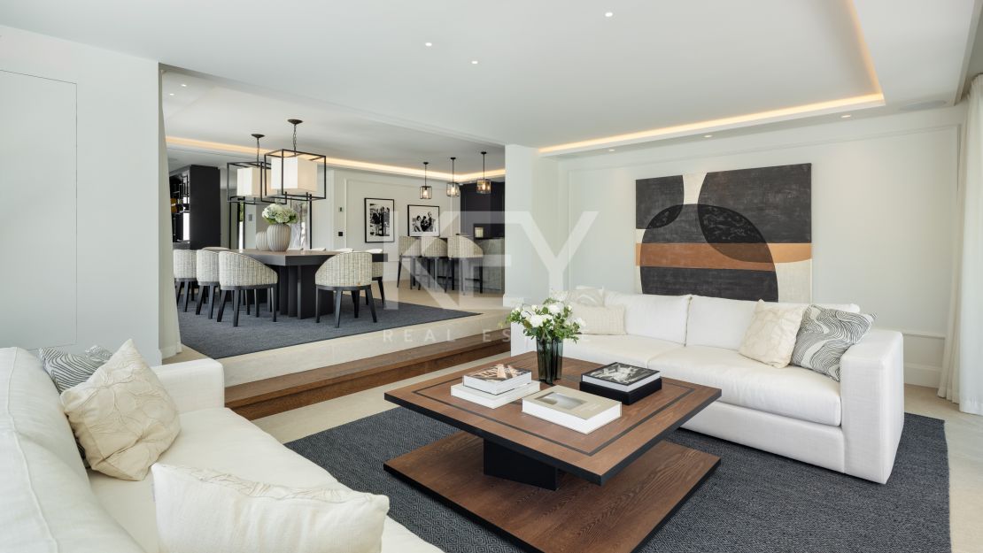 Villa moderna con vistas al mar en Nueva Andalucía