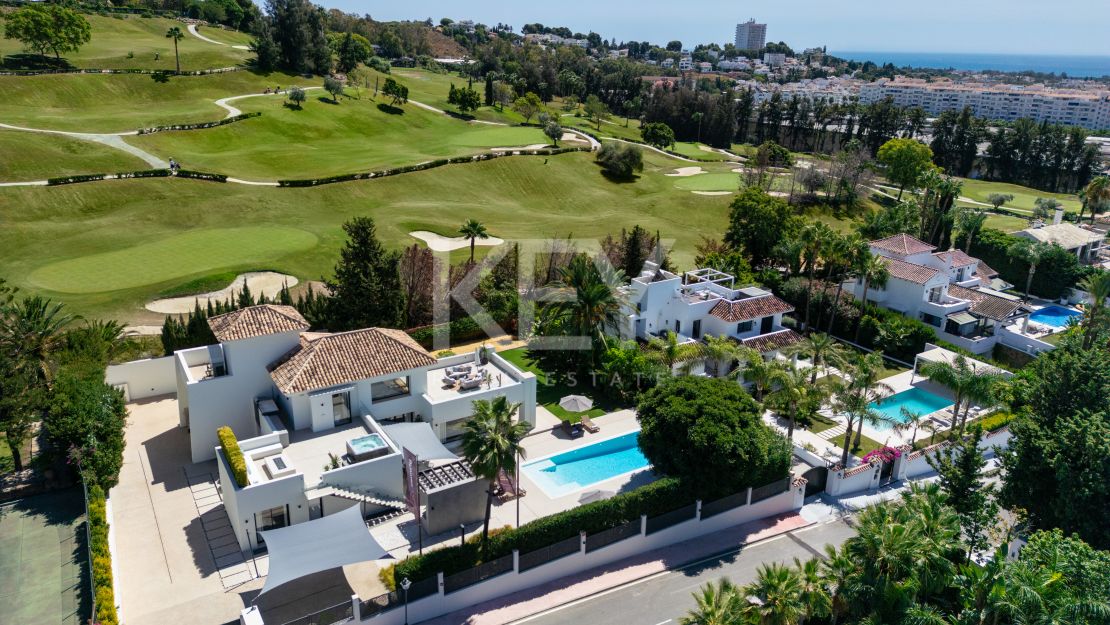 Villa moderna con vistas al mar en Nueva Andalucía