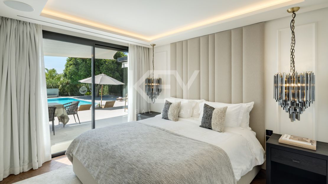 Villa moderna con vistas al mar en Nueva Andalucía