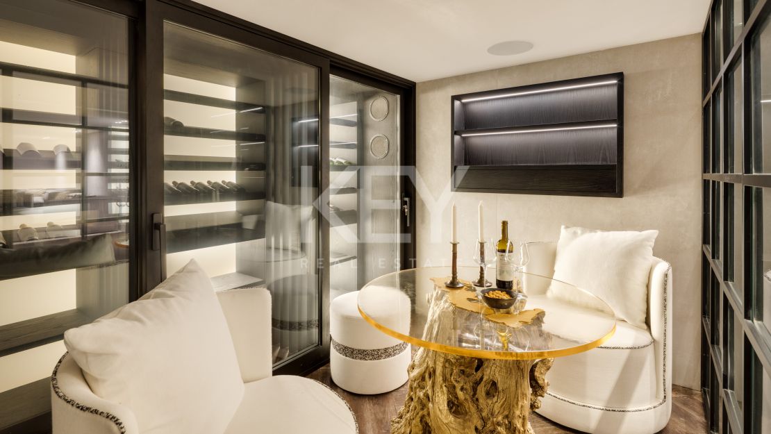 Villa moderna con vistas al mar en Nueva Andalucía