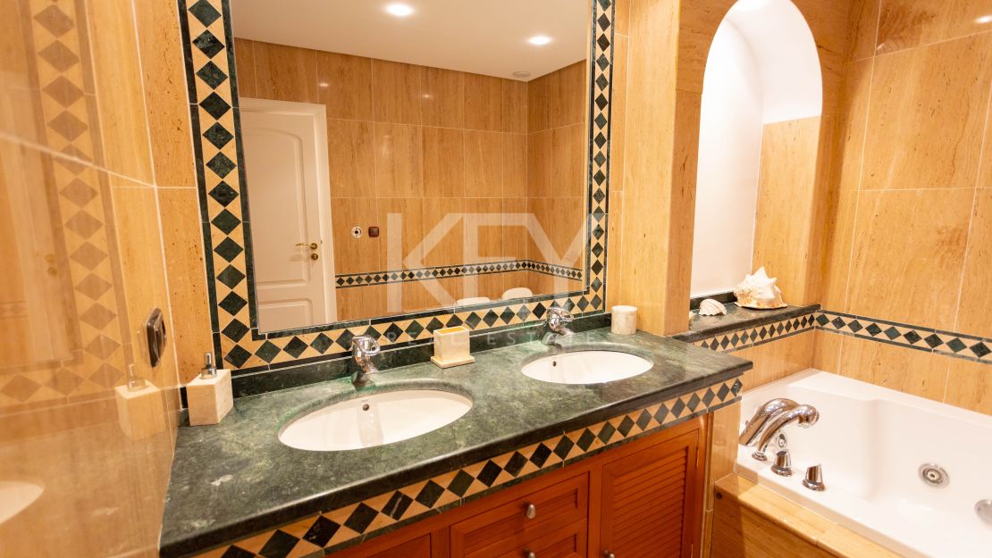 Elegant garden apartment in Sierra Blanca