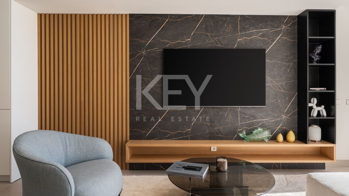 Стильные отремонтированные апартаменты с панорамным видом в Нуэва Андалусия