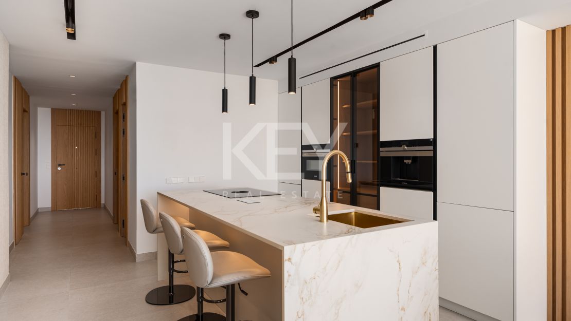 Стильные отремонтированные апартаменты с панорамным видом в Нуэва Андалусия