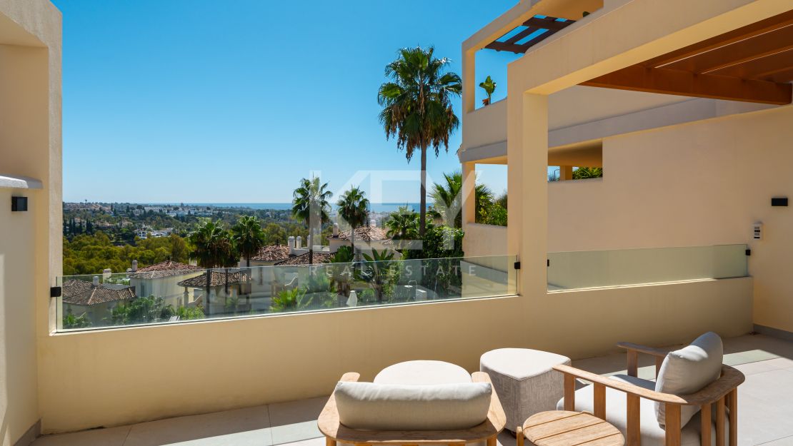 Стильные отремонтированные апартаменты с панорамным видом в Нуэва Андалусия