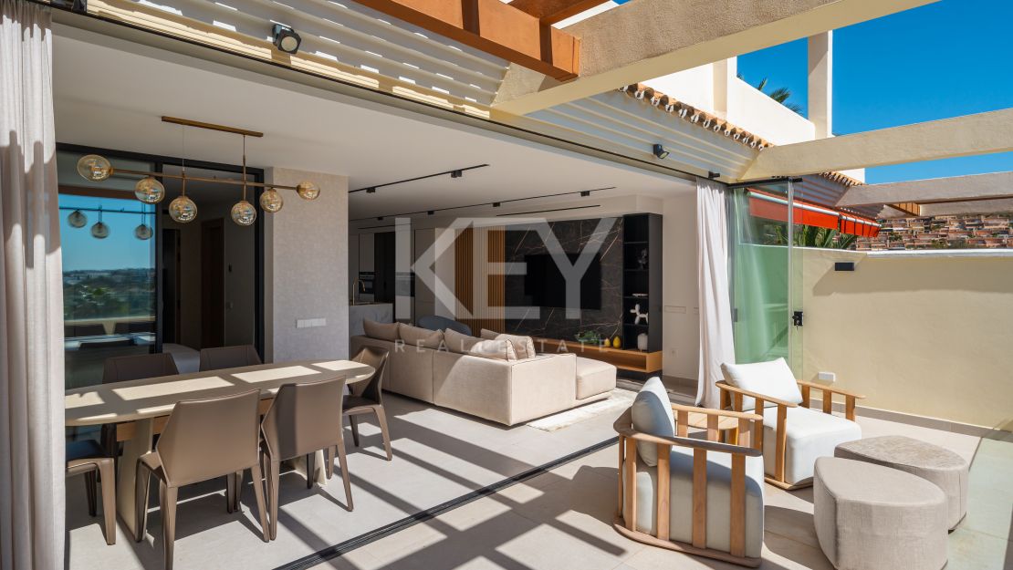 Стильные отремонтированные апартаменты с панорамным видом в Нуэва Андалусия