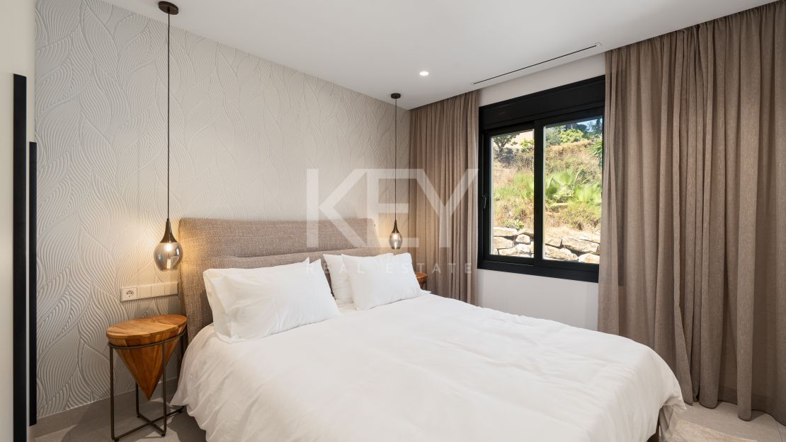 Стильные отремонтированные апартаменты с панорамным видом в Нуэва Андалусия