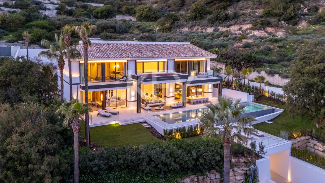 Villa contemporánea con vistas al mar en Cascada de Camoján