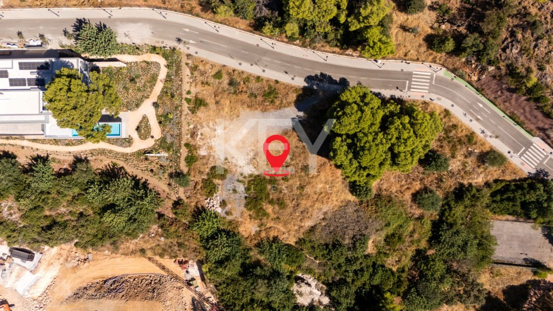 Parcela exclusiva en Cascada de Camoján, Milla de Oro de Marbella