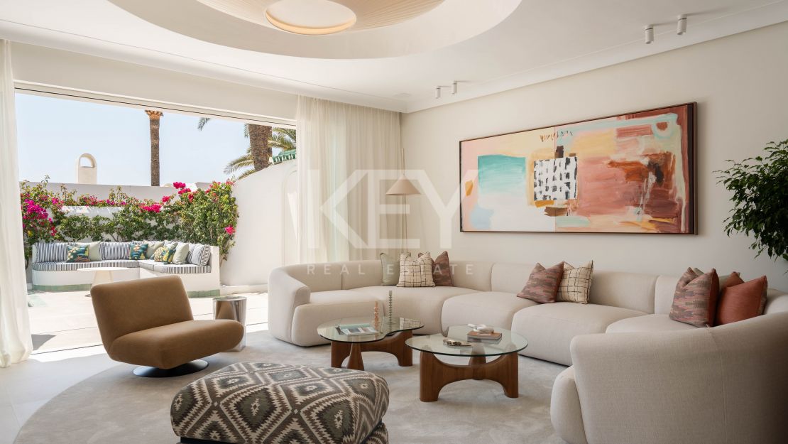 Элегантный дом у моря на Золотой Миле Марбельи