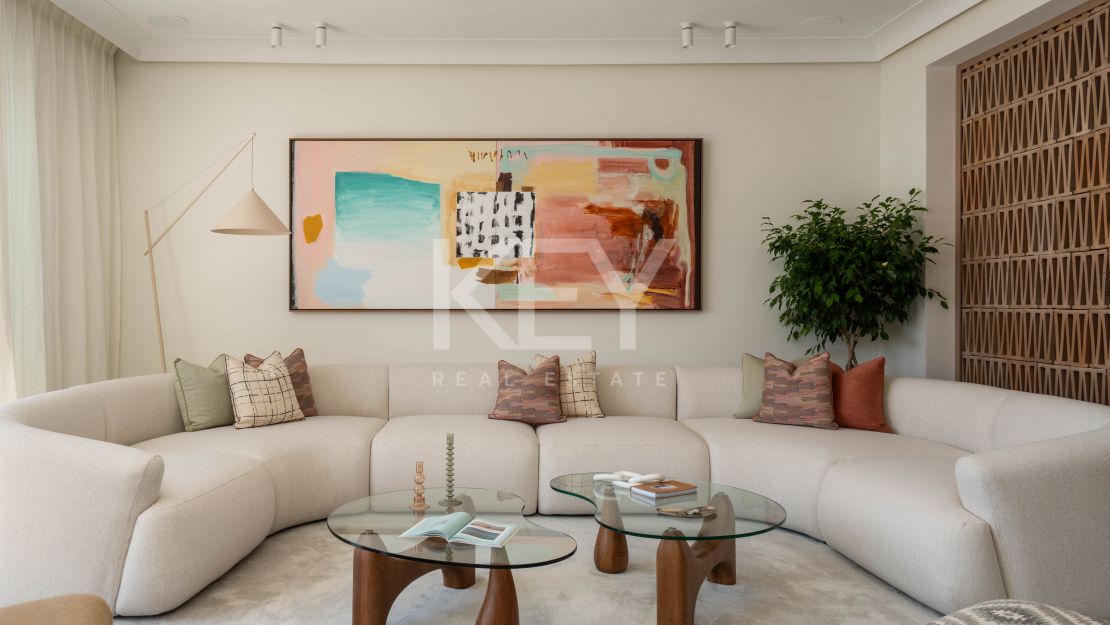 Элегантный дом у моря на Золотой Миле Марбельи