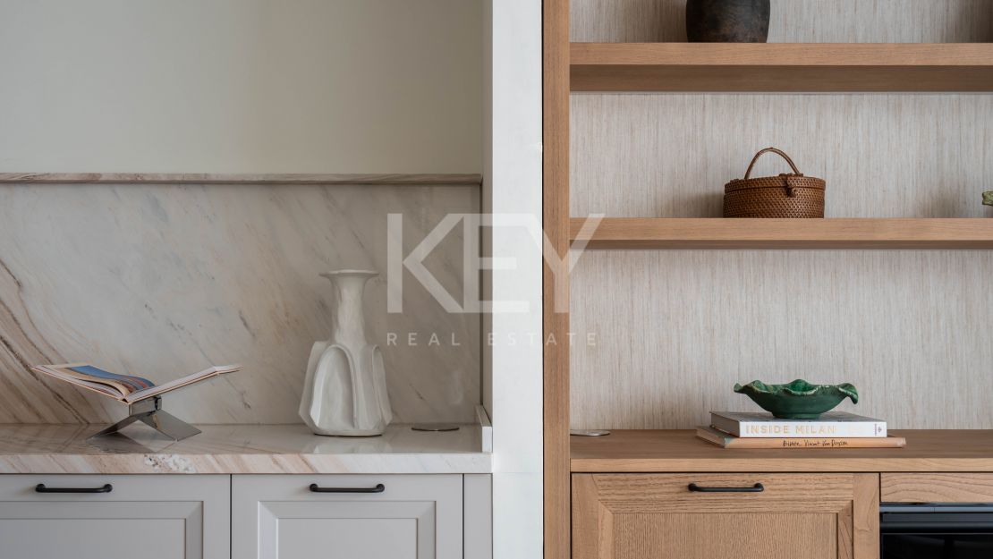 Элегантный дом у моря на Золотой Миле Марбельи