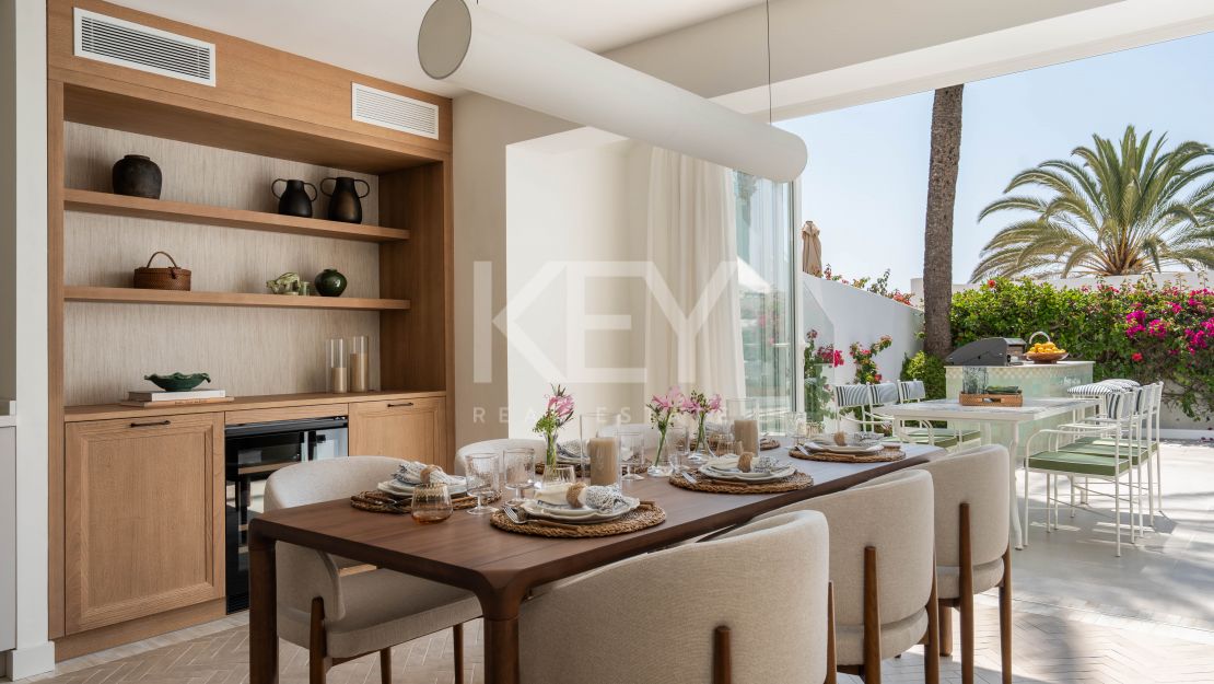 Элегантный дом у моря на Золотой Миле Марбельи