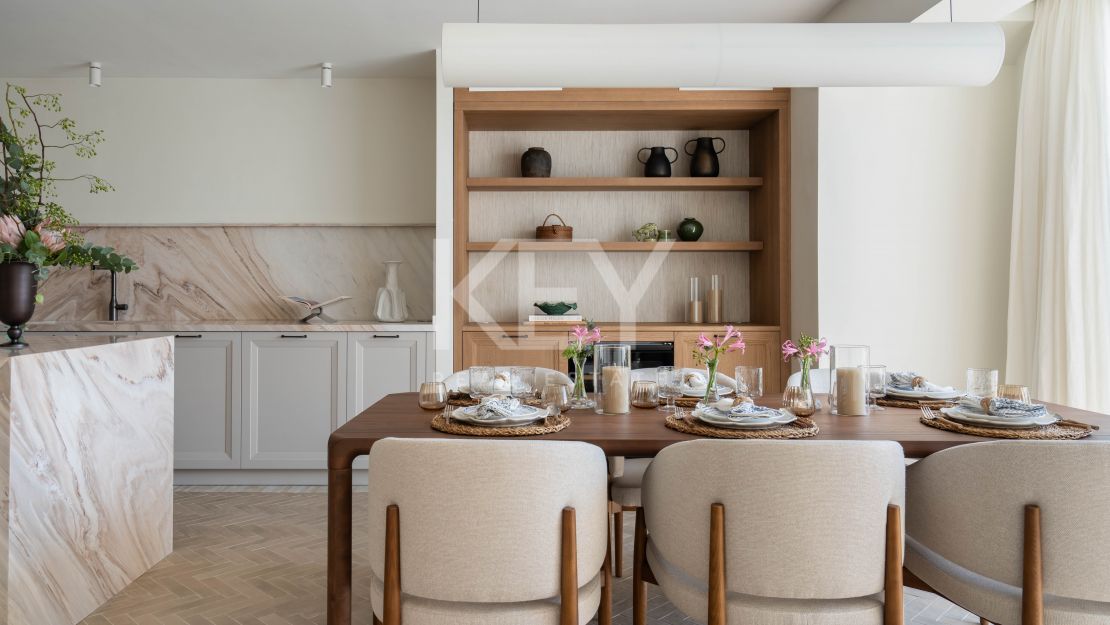 Элегантный дом у моря на Золотой Миле Марбельи