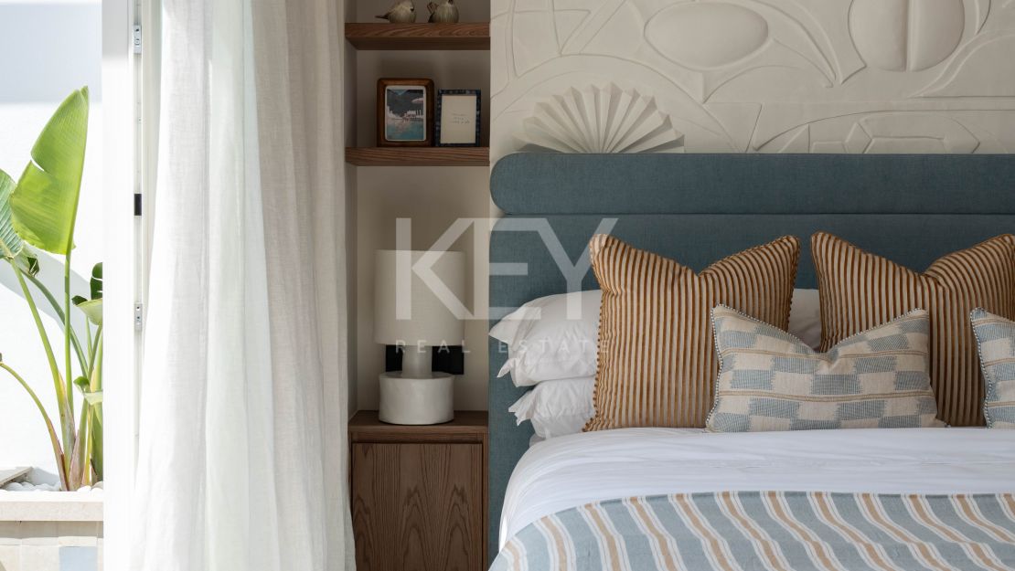 Элегантный дом у моря на Золотой Миле Марбельи