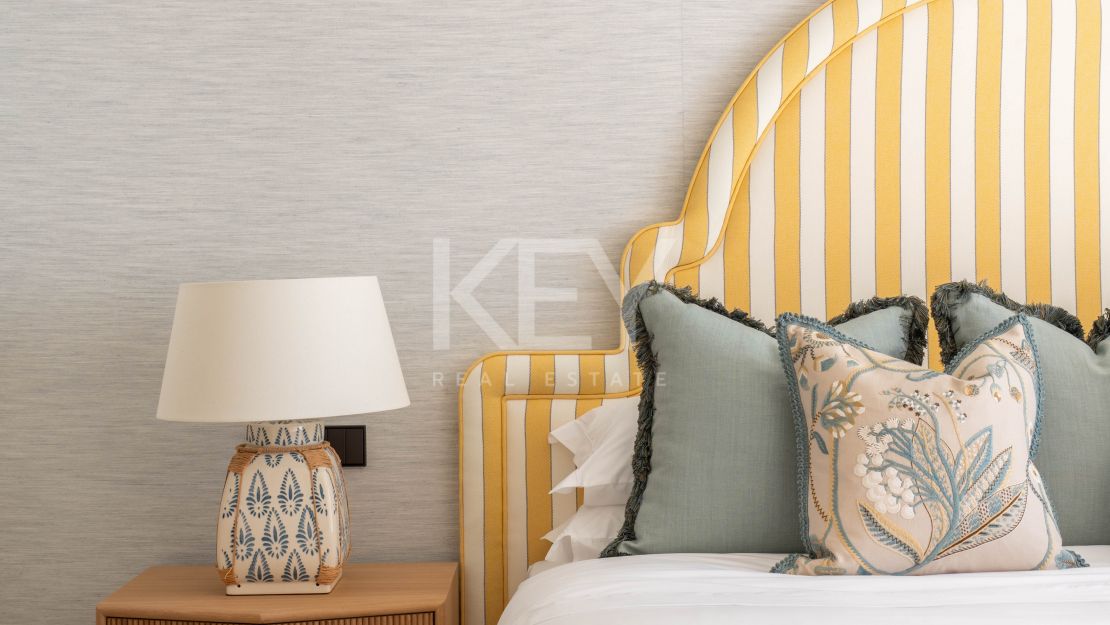 Элегантный дом у моря на Золотой Миле Марбельи