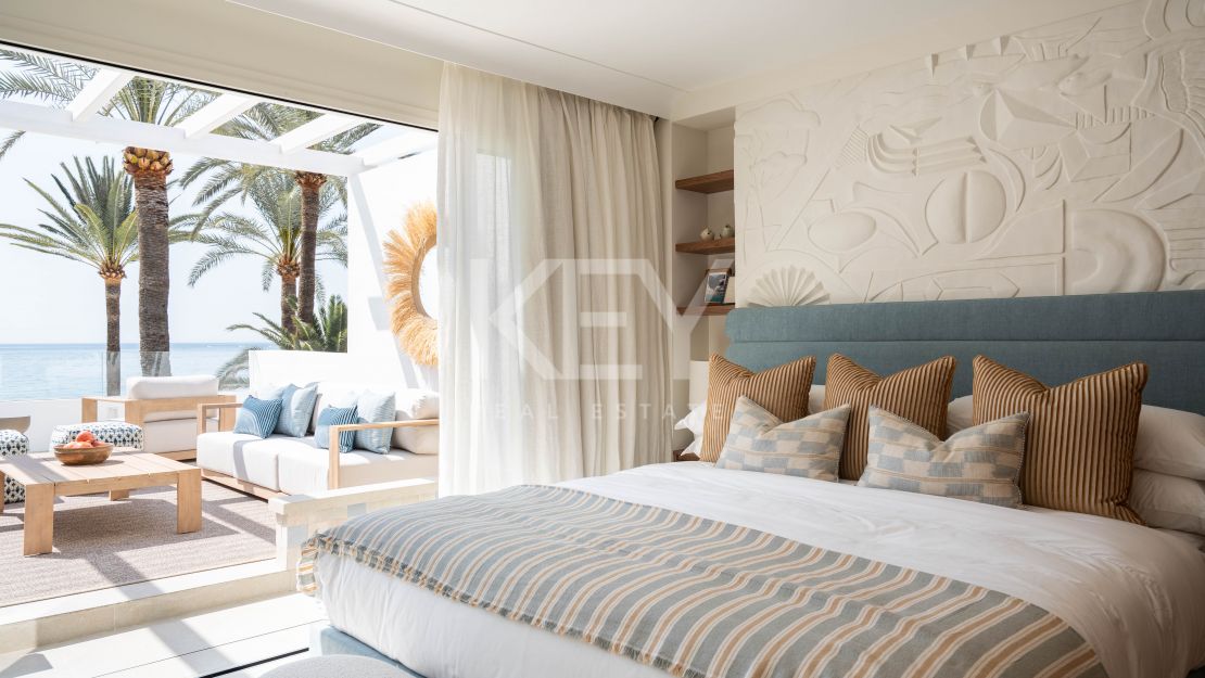 Элегантный дом у моря на Золотой Миле Марбельи