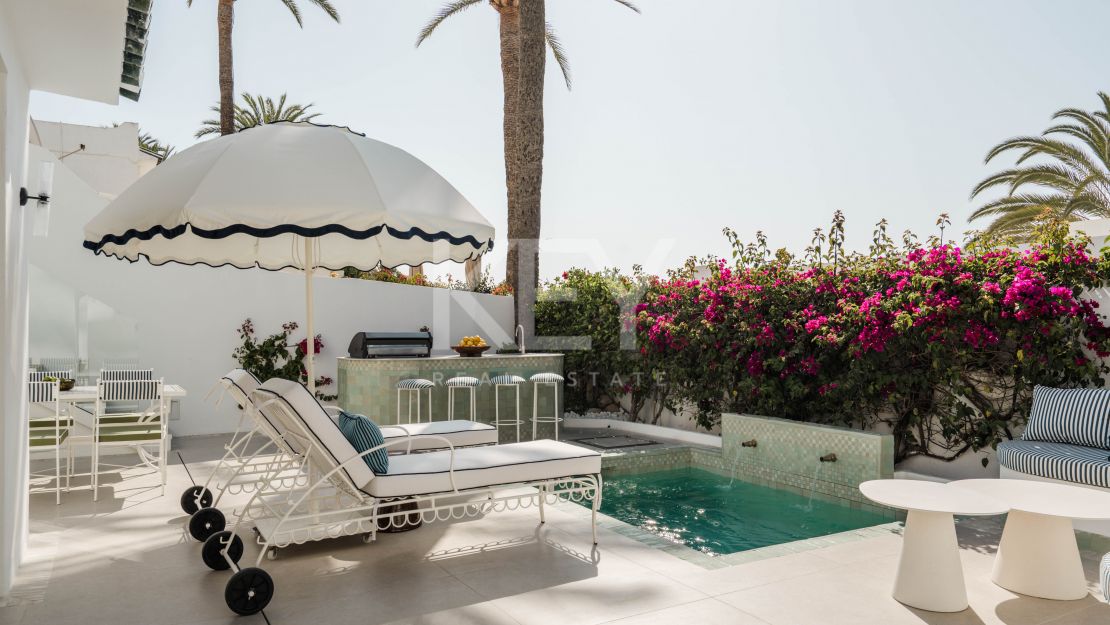 Элегантный дом у моря на Золотой Миле Марбельи