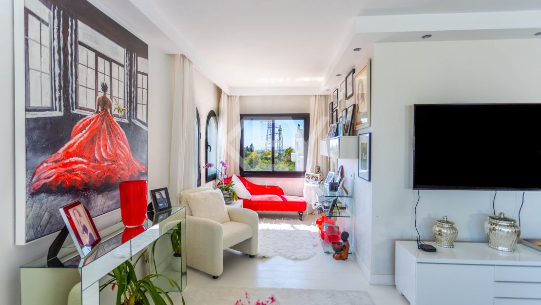 Penthouse with panoramic sea and mountain views in Marbella Golden Mile