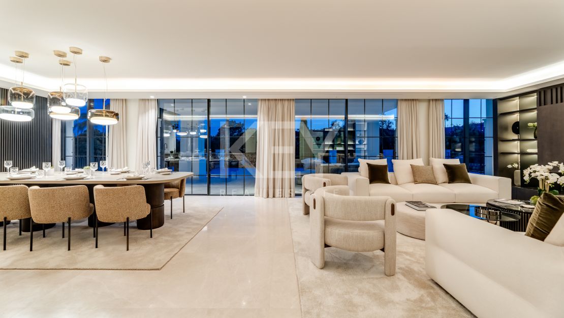 Современная вилла-шедевр с видом на гольф в Нуэва Андалусия