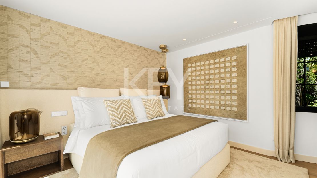 Современная вилла-шедевр с видом на гольф в Нуэва Андалусия