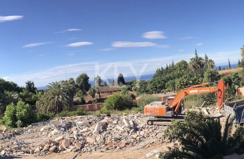 Prime residential plot with building licence in Marbella’s Golden Mile