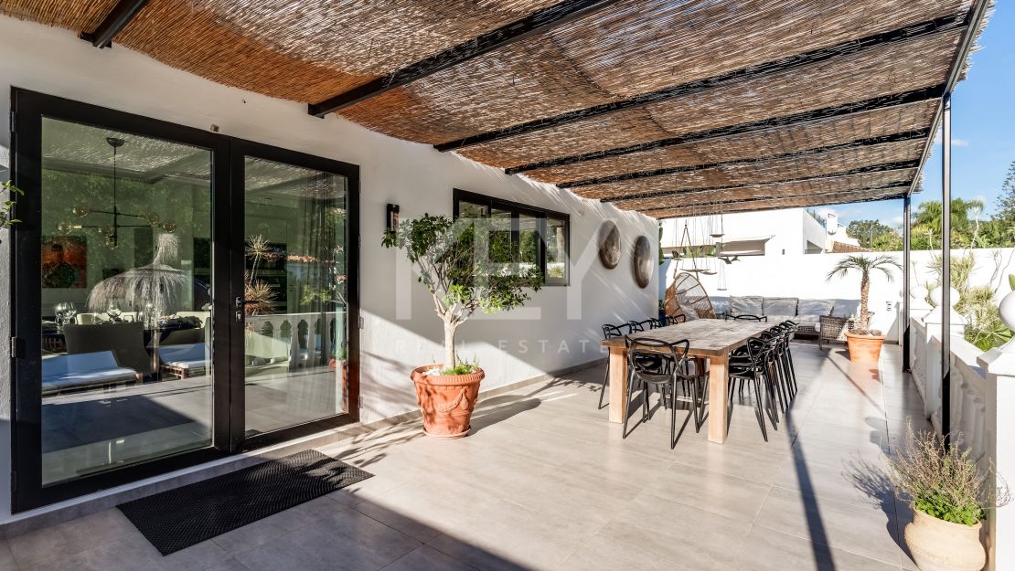 Современная вилла рядом с удобствами в Нуэва Андалусия