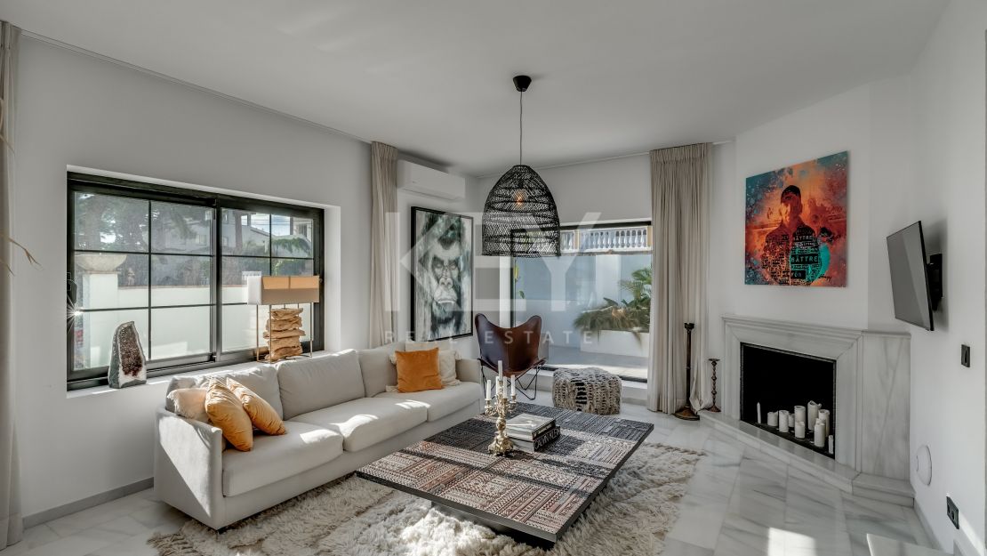 Современная вилла рядом с удобствами в Нуэва Андалусия