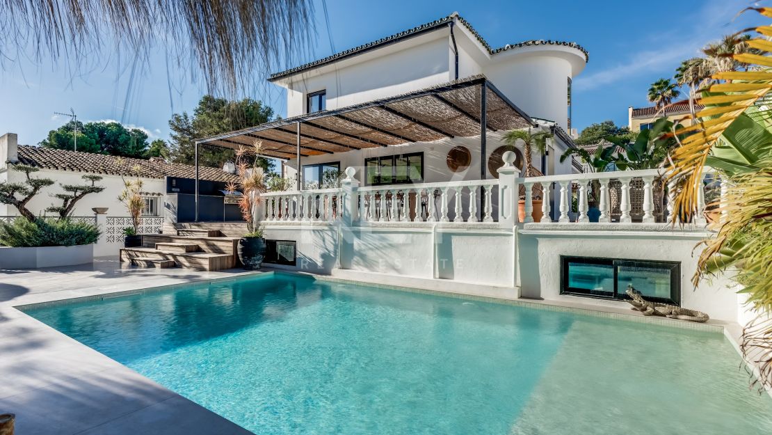 Современная вилла рядом с удобствами в Нуэва Андалусия