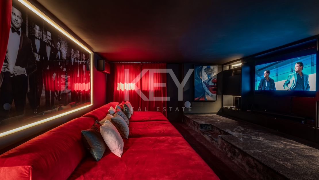 Современная вилла рядом с удобствами в Нуэва Андалусия