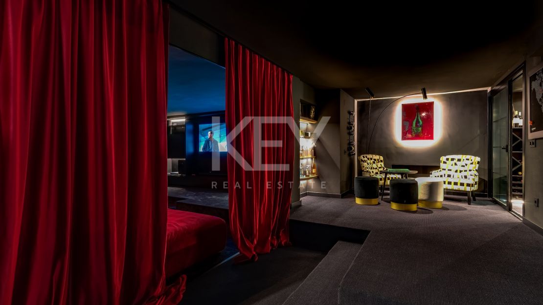 Современная вилла рядом с удобствами в Нуэва Андалусия