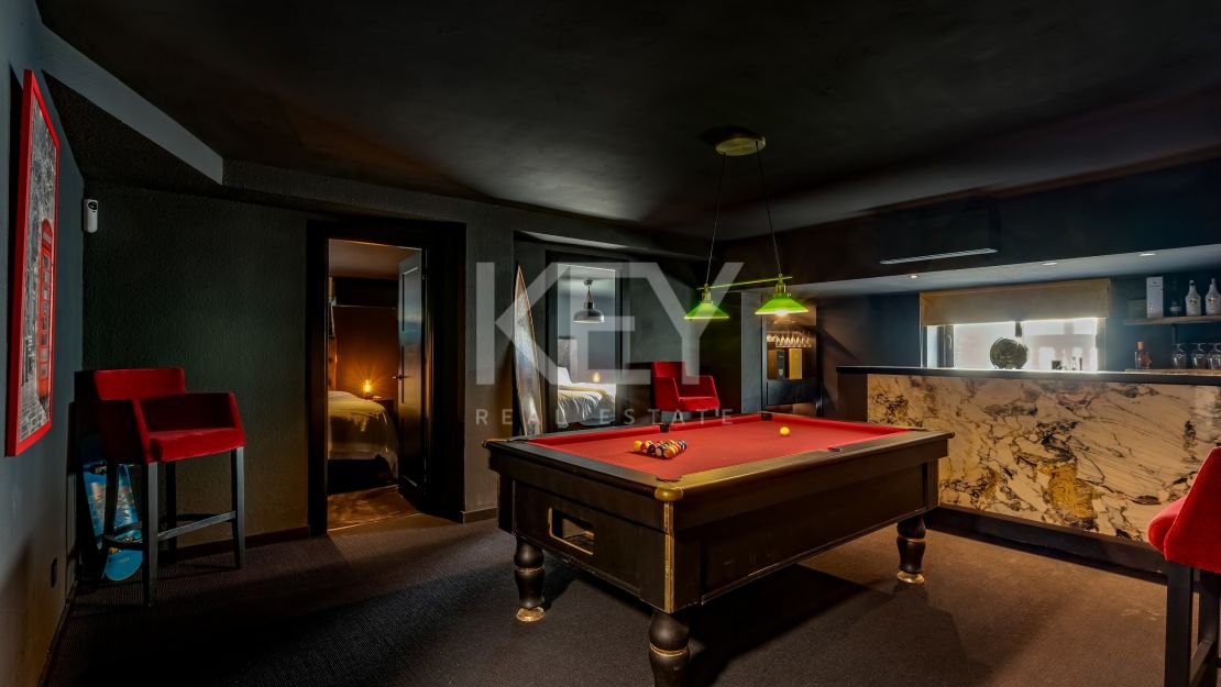 Современная вилла рядом с удобствами в Нуэва Андалусия