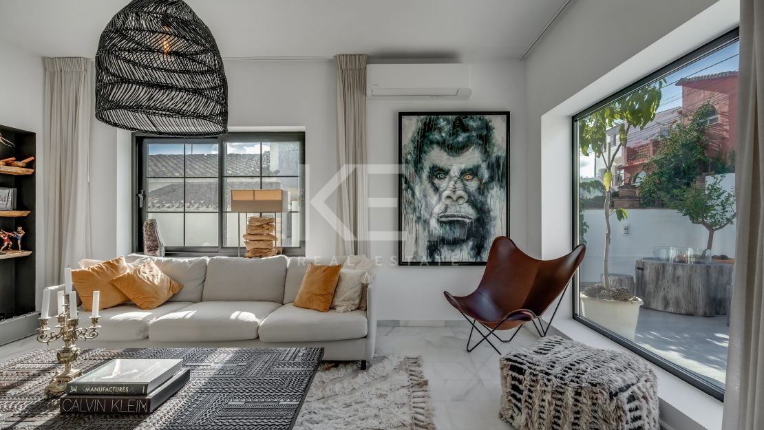 Современная вилла рядом с удобствами в Нуэва Андалусия